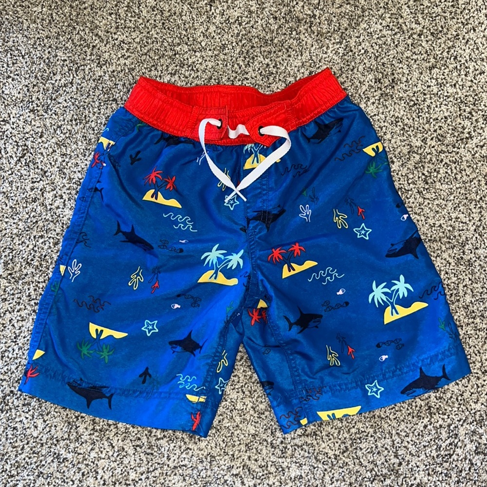 Hanna Andersson boys size 5/110cm board shorts - LIKE NEW!
